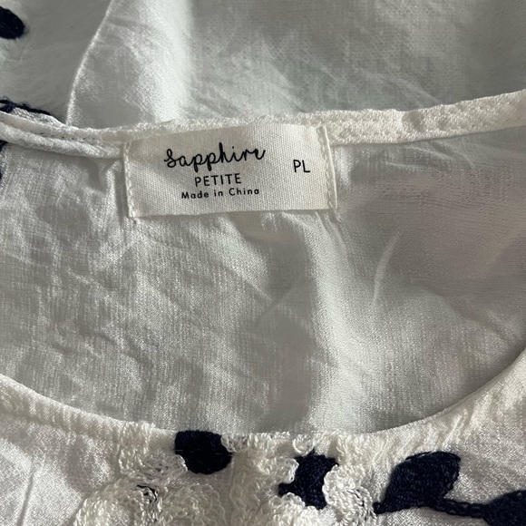 Elegant White Blouse with Navy Embroidery - Picture 4 of 4